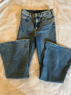 Lee Women's flare Leg High-Rise Jeans in Light Blue Denim
